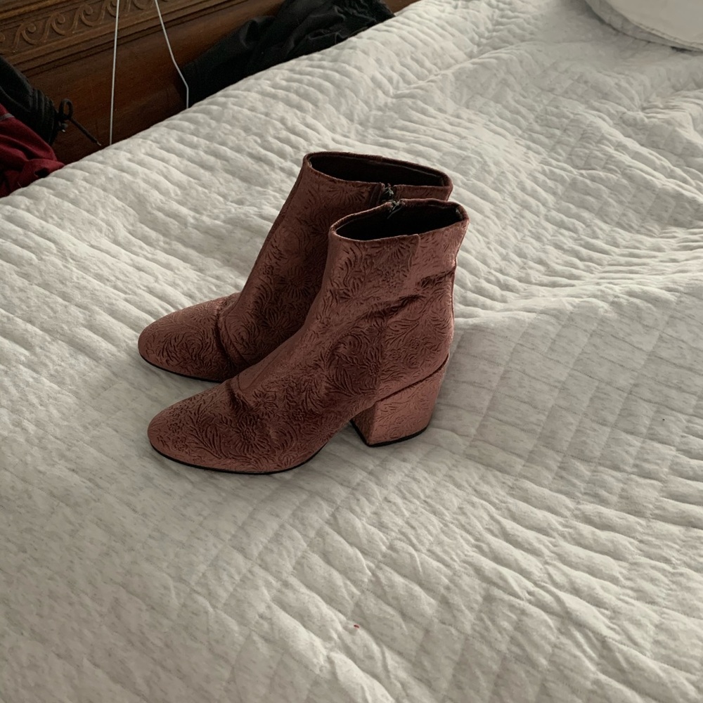 Mauve Sam Edelman booties